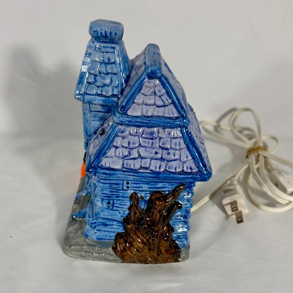 Vintage 1987 Casper Friendly Ghost Haunted House Ceramic Light Halloween Harvey